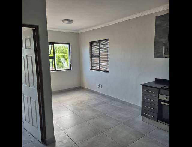 1 BEDROOM FLAT TO LET IN MONTCLAIR